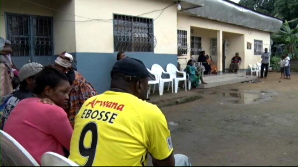 Vidéo : consternation à Douala après la mort du footballeur Albert Ebossé Vidéo : consternation à Douala après la mort du footballeur Albert Ebossé