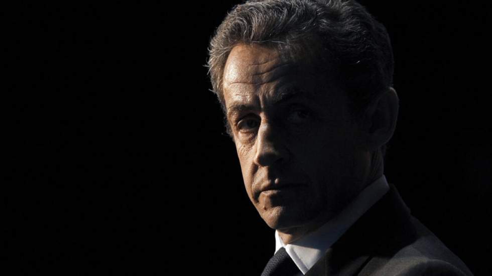 Sarkozy revient-il pour "tout changer" ou "se sauver" ?