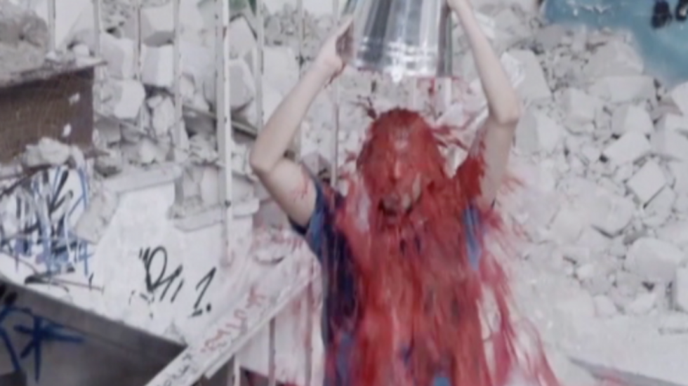 Le "Blood Bucket Challenge", nouvelle tendance en Ukraine