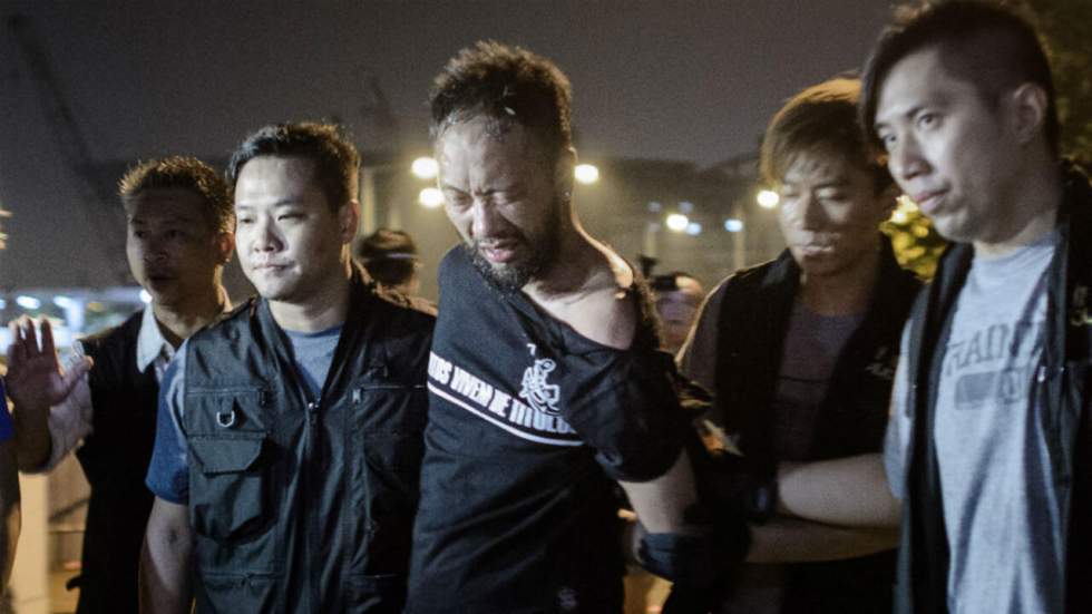 Hong Kong : violents affrontements entre policiers et militants pro-démocratie