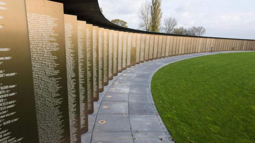 Hollande inaugure l'Anneau de la Mémoire en hommage aux poilus Hollande inaugure l'Anneau de la Mémoire en hommage aux poilus
