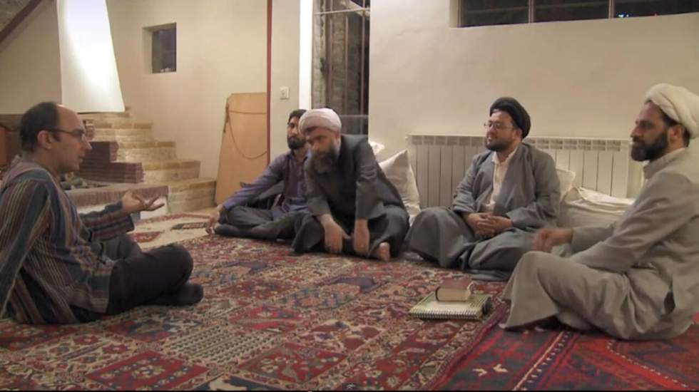 Documentaire : quatre mollahs et un athée pour un huis clos iranien