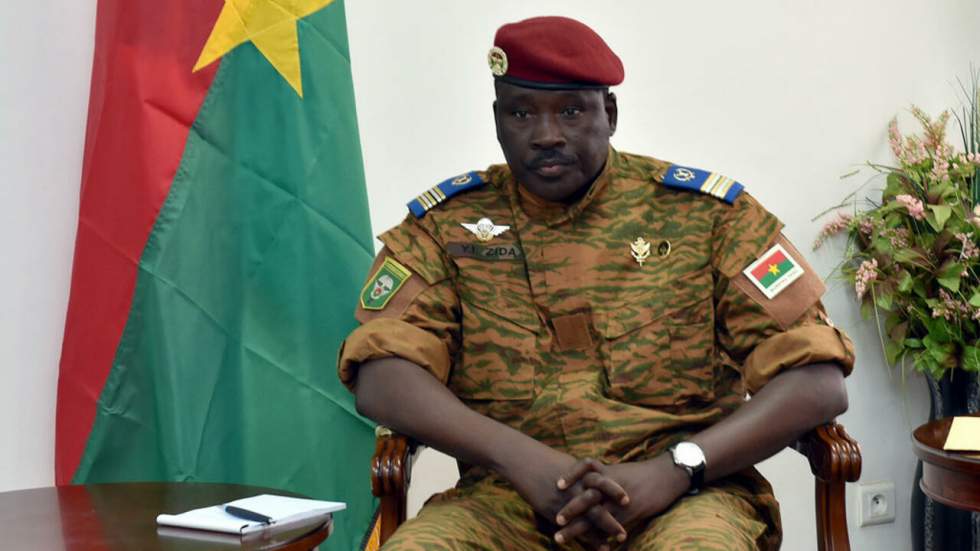 Zida rétablit la Constitution au Burkina Faso