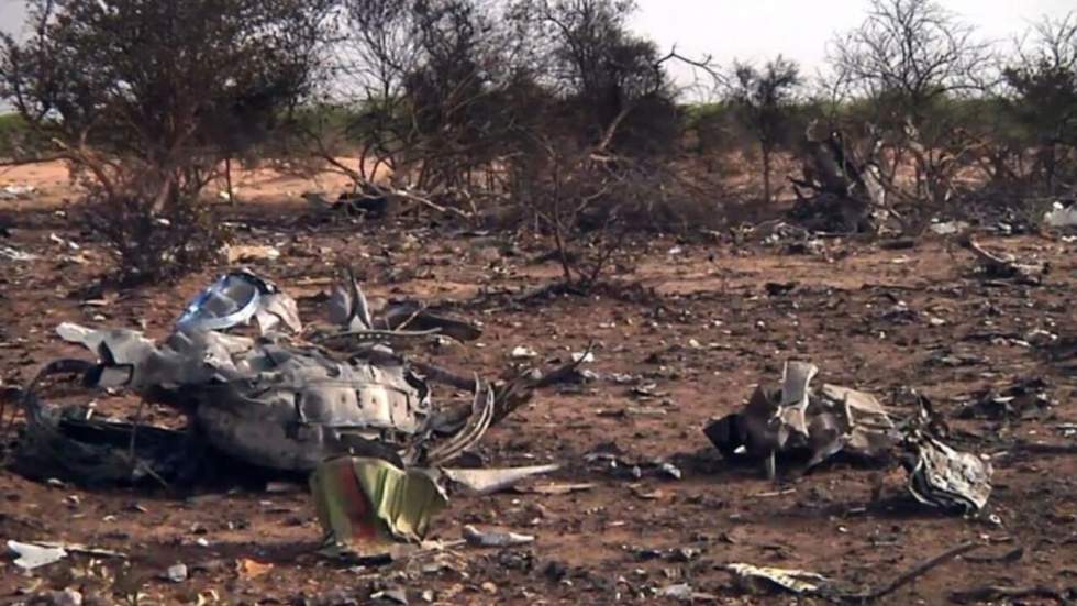Paris et Alger se disputent les débris du vol Air Algérie Paris et Alger se disputent les débris du vol Air Algérie