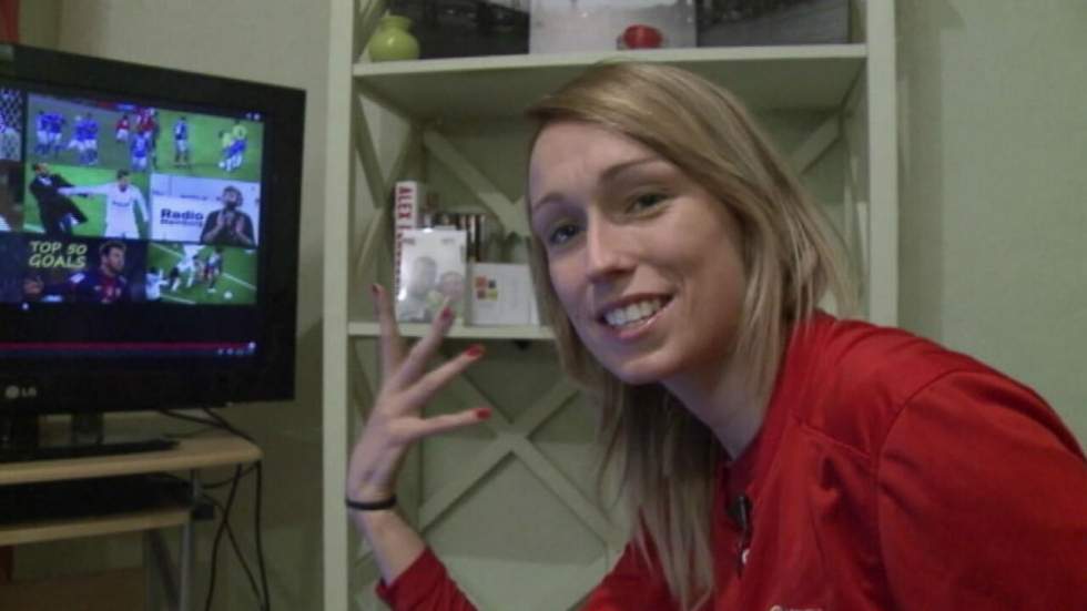 La footballeuse Stephanie Roche pourrait ravir le prix Puskás à Zlatan La footballeuse Stephanie Roche pourrait ravir le prix Puskás à Zlatan