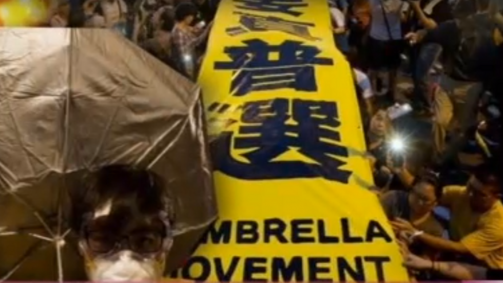 Hong Kong : l'évacuation des pro-démocratie vue du web Hong Kong : l'évacuation des pro-démocratie vue du web