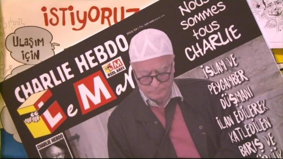 Vidéo : le "Charlie Hebdo" turc rend hommage aux victimes de l'attentat parisien