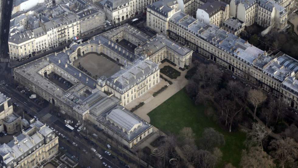 Une policière renversée par une voiture près de l'Élysée