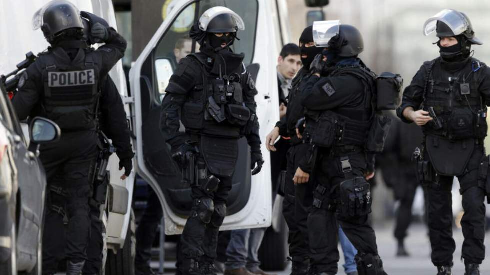 Fin de la prise d'otages au bureau de poste de Colombes, pas de blessés Fin de la prise d'otages au bureau de poste de Colombes, pas de blessés