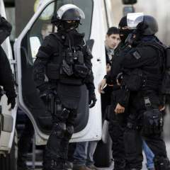 Fin de la prise d'otages au bureau de poste de Colombes, pas de blessés Fin de la prise d'otages au bureau de poste de Colombes, pas de blessés