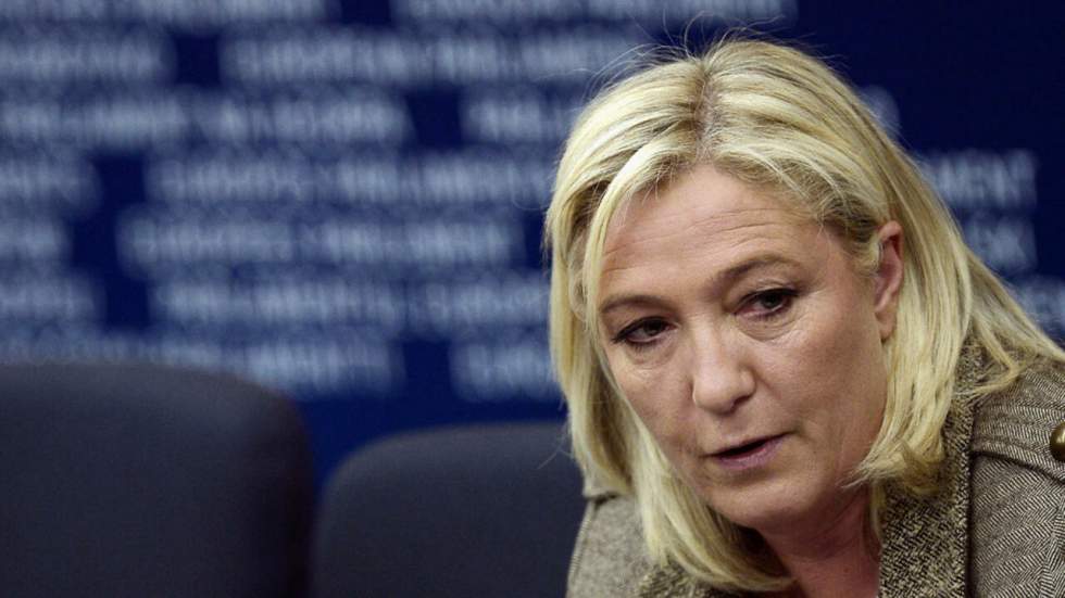 Marine Le Pen souhaite une victoire de l'extrême gauche en Grèce Marine Le Pen souhaite une victoire de l'extrême gauche en Grèce
