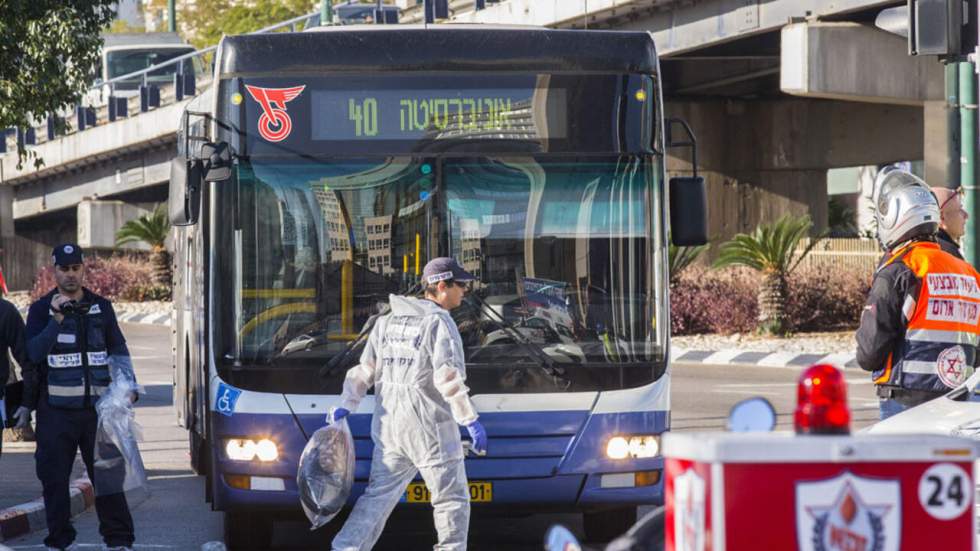 Un Palestinien attaque au couteau les passagers d'un bus à Tel Aviv