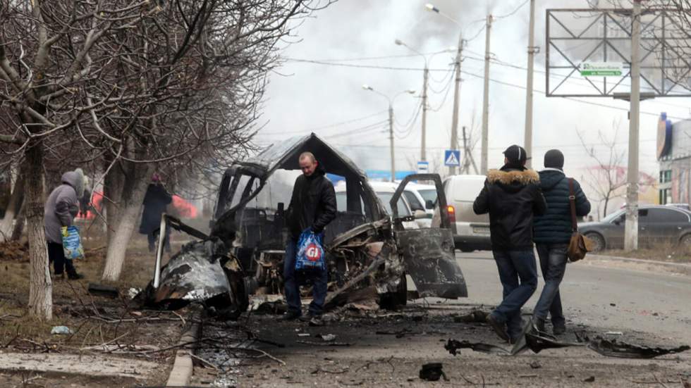 Les séparatistes pro-russes lancent une offensive meurtrière à Marioupol