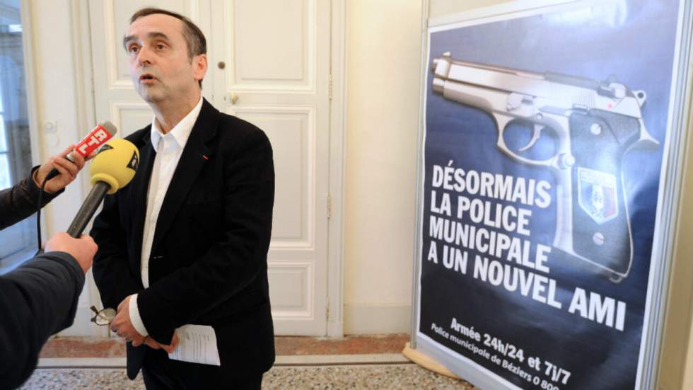 Béziers : Robert Ménard s’offre un coup de pub avec une affiche controversée Béziers : Robert Ménard s’offre un coup de pub avec une affiche controversée