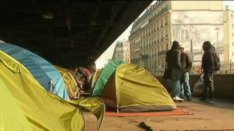 Vidéo : Un campement de réfugiés en plein Paris