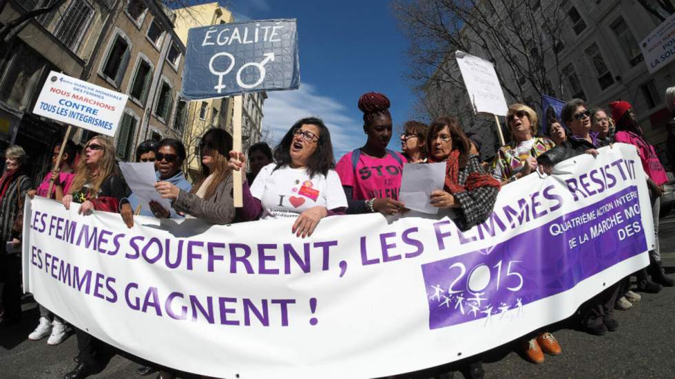 Les femmes font valoir leurs droits dans les rues de Paris