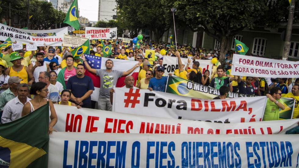 Environ un million et demi de manifestants au Brésil contre Dilma Rousseff