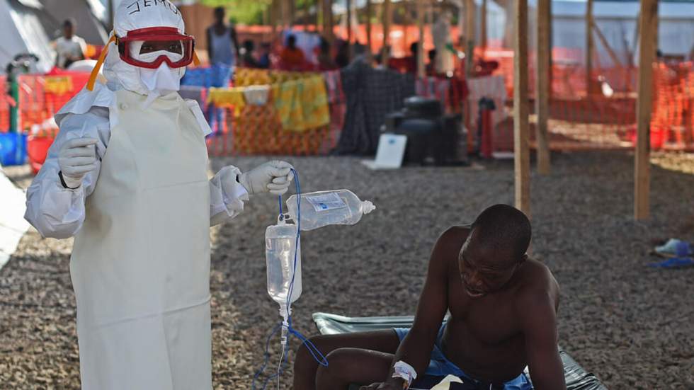 Ebola : la Sierra Leone va confiner 2,5 millions d'habitants