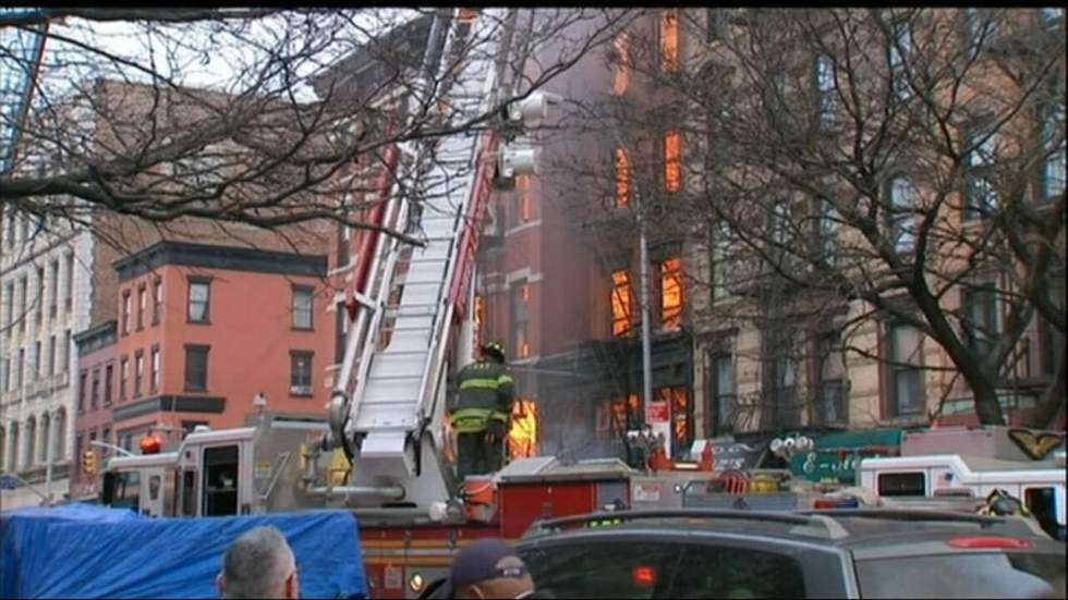 Spectaculaire incendie dans l’East Village de New York