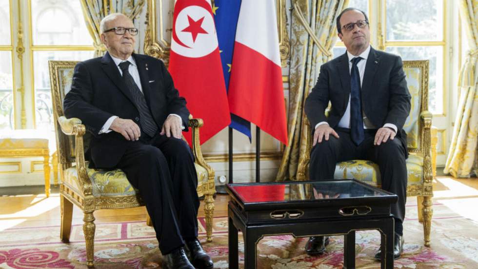 Hollande déroule le tapis rouge au président tunisien Essebsi