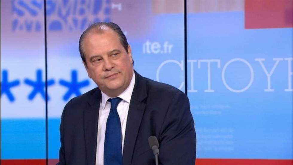 Cambadélis : "Marine Le Pen est prête à tuer le père" pour le pouvoir