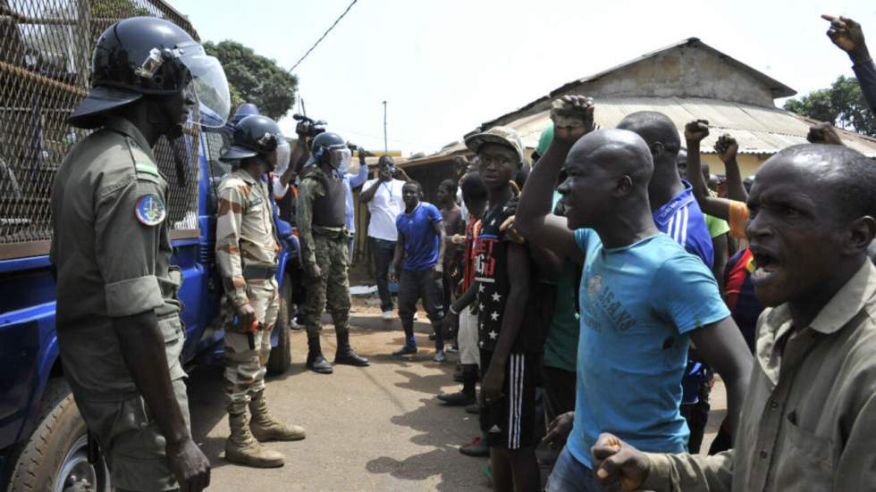 Heurts entre manifestants et policiers en Guinée, un opposant tué