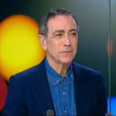 Alain Chamfort, retour de l'éternel dandy de la chanson française! Alain Chamfort, retour de l'éternel dandy de la chanson française!