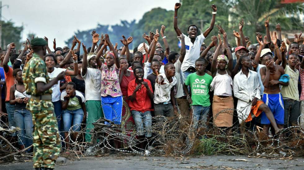 Nouveaux affrontements à Bujumbura, trois morts dans un attentat