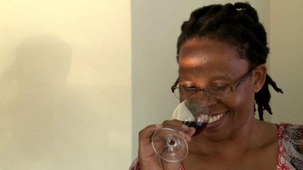 Vidéo : Ntsiki Biyela, première femme noire viticultrice en Afrique du Sud