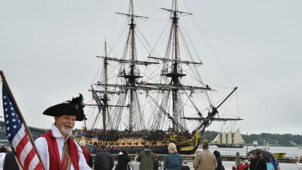 L'historique trois-mâts "L'Hermione" arrive en fanfare aux États-Unis L'historique trois-mâts "L'Hermione" arrive en fanfare aux États-Unis