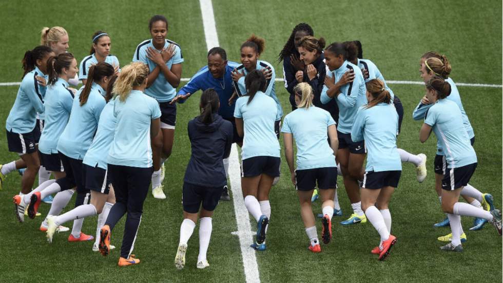 Coupe du monde féminine : les Bleues entrent en lice face à l'Angleterre