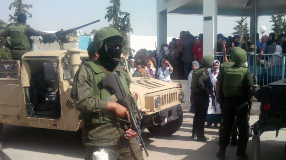L'EI revendique une attaque meurtrière contre des gendarmes en Tunisie L'EI revendique une attaque meurtrière contre des gendarmes en Tunisie