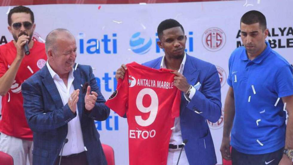 Samuel Eto'o présenté aux supporters du club turc d'Antalyaspor