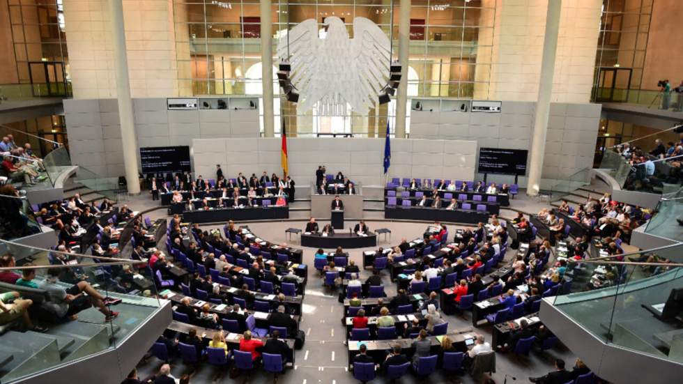 Crise grecque : feu vert du Bundestag en vue du plan d'aide de l'UE Crise grecque : feu vert du Bundestag en vue du plan d'aide de l'UE