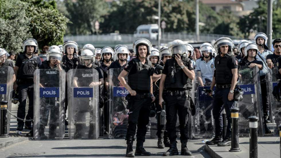 Violences en Turquie : deux policiers tués dans une attaque attribuée au PKK