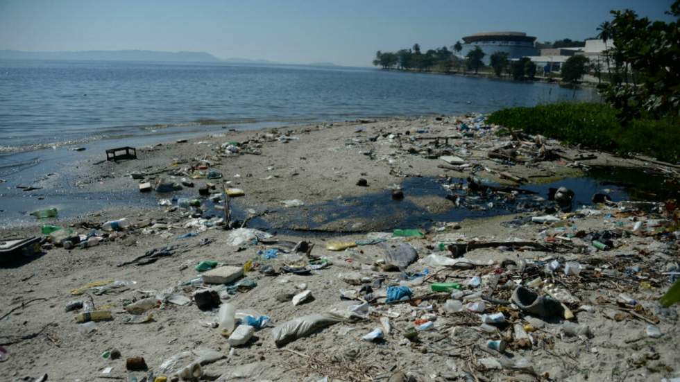 À un an des Jeux de Rio, excréments et détritus infestent la baie de Guanabara