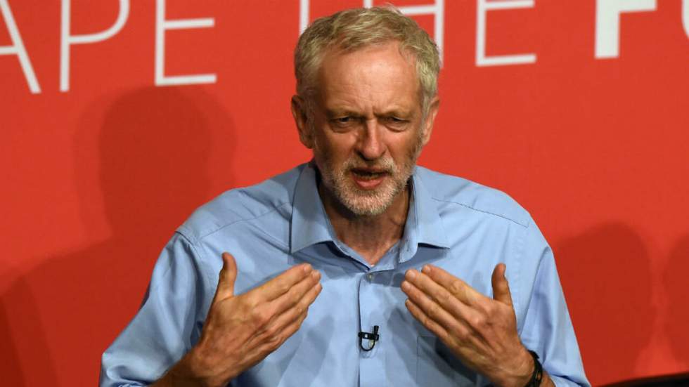 Jeremy Corbyn tente de doubler le Labour sur sa gauche