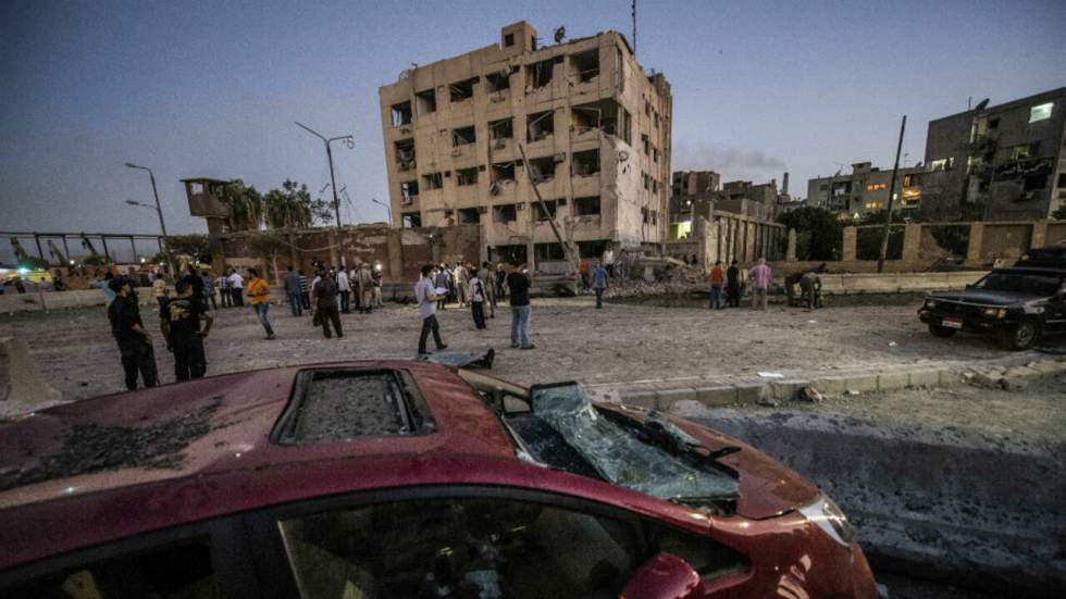 Égypte : la police visée par un attentat de l’EI au Caire, une vingtaine de blessés