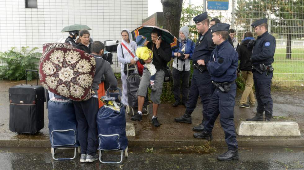 Démantèlement du bidonville à La Courneuve : "Une décision indigne et inhumaine"