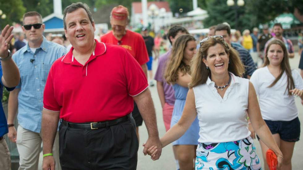 Le candidat républicain Chris Christie propose de suivre les immigrés comme des colis FedEx