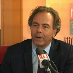 Luc Chatel : "Les réfugiés de guerre n'ont pas vocation à rester" Luc Chatel : "Les réfugiés de guerre n'ont pas vocation à rester"