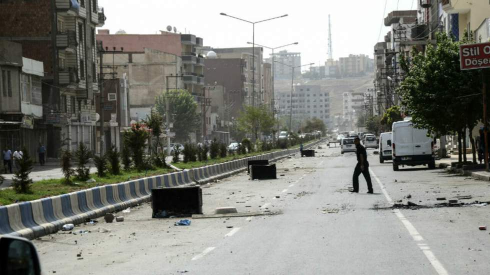 Assiégée depuis huit jours par l'armée turque, Cizre de nouveau accessible Assiégée depuis huit jours par l'armée turque, Cizre de nouveau accessible