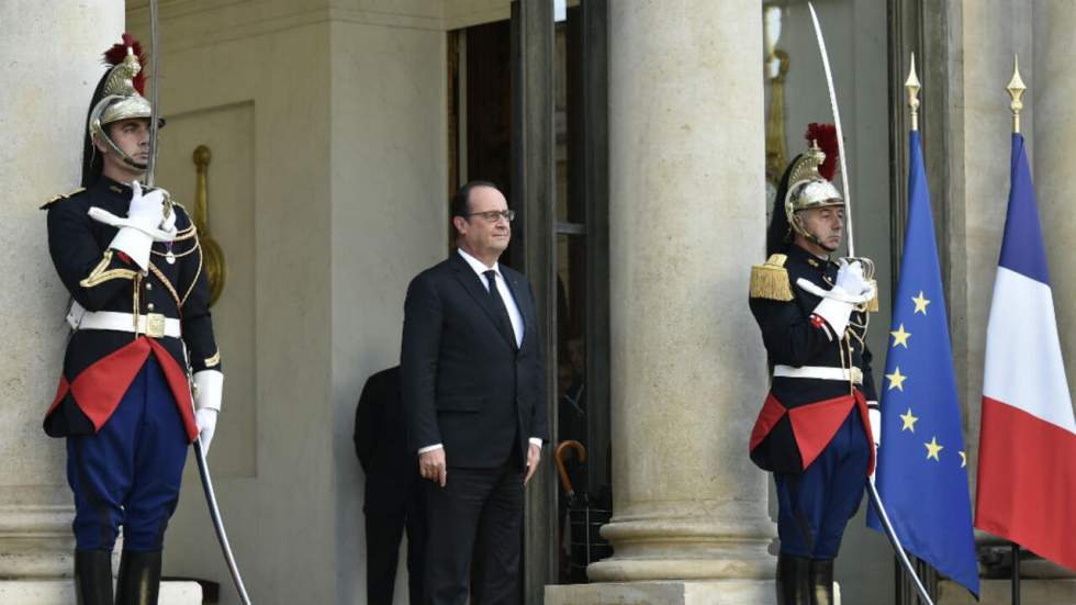 François Hollande juge "nécessaires" des frappes françaises contre l'EI en Syrie François Hollande juge "nécessaires" des frappes françaises contre l'EI en Syrie