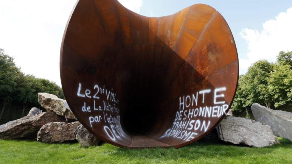 Les inscriptions antisémites sur la sculpture d'Anish Kapoor à Versailles vont être effacées