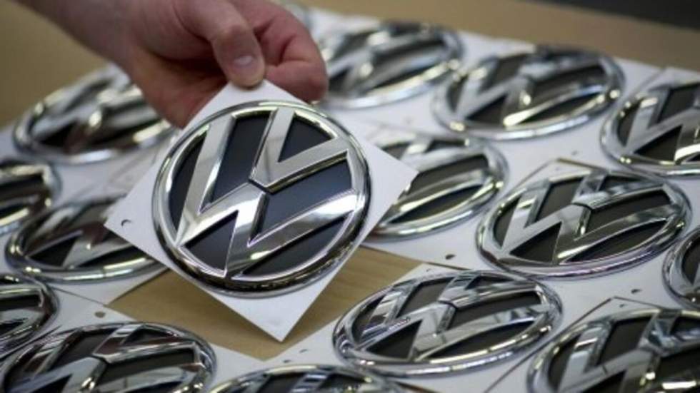 Volkswagen, au cœur d'un scandale aux États-Unis, s'effondre en Bourse