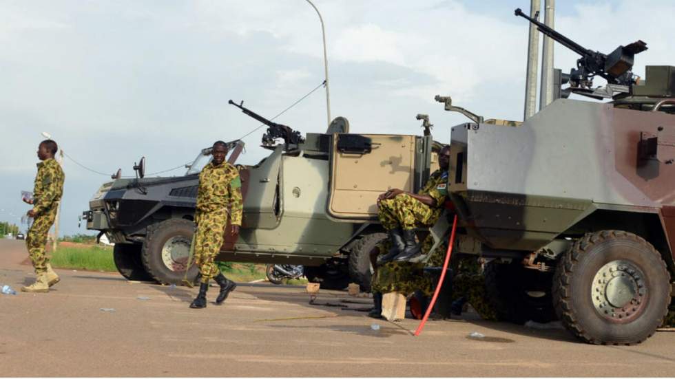 L'armée du Burkina Faso exhorte les putschistes à "déposer les armes"