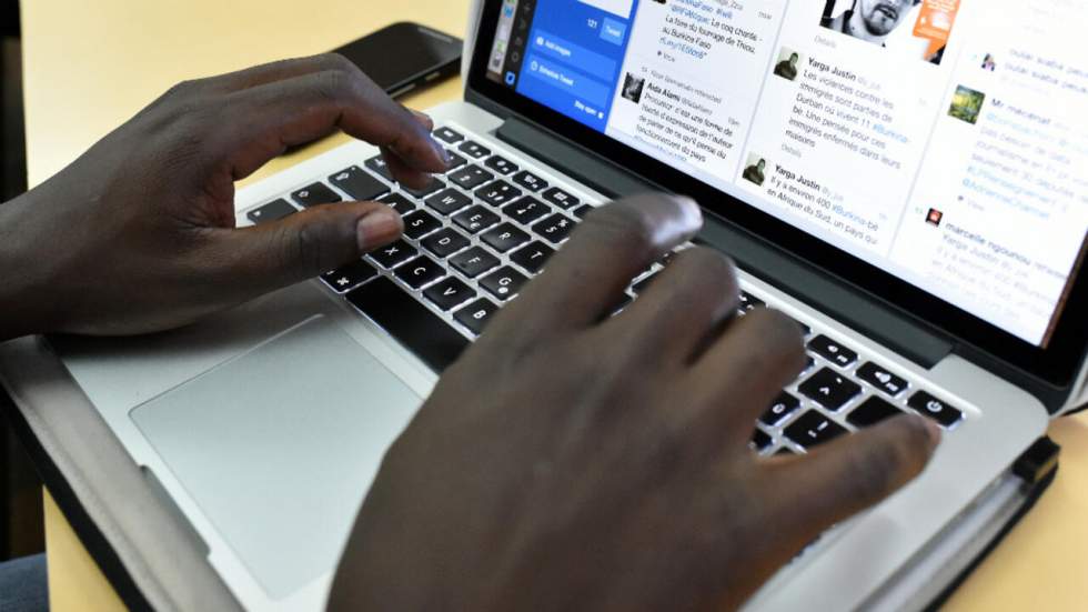 Facebook lance un satellite avec Eutelsat pour développer Internet en Afrique Facebook lance un satellite avec Eutelsat pour développer Internet en Afrique