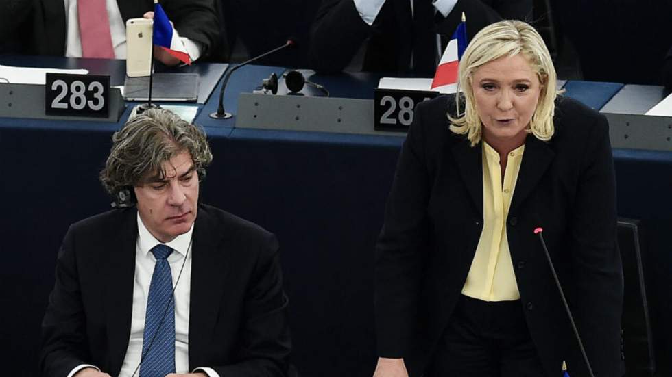 Vidéo : clash entre Marine Le Pen et François Hollande au Parlement européen