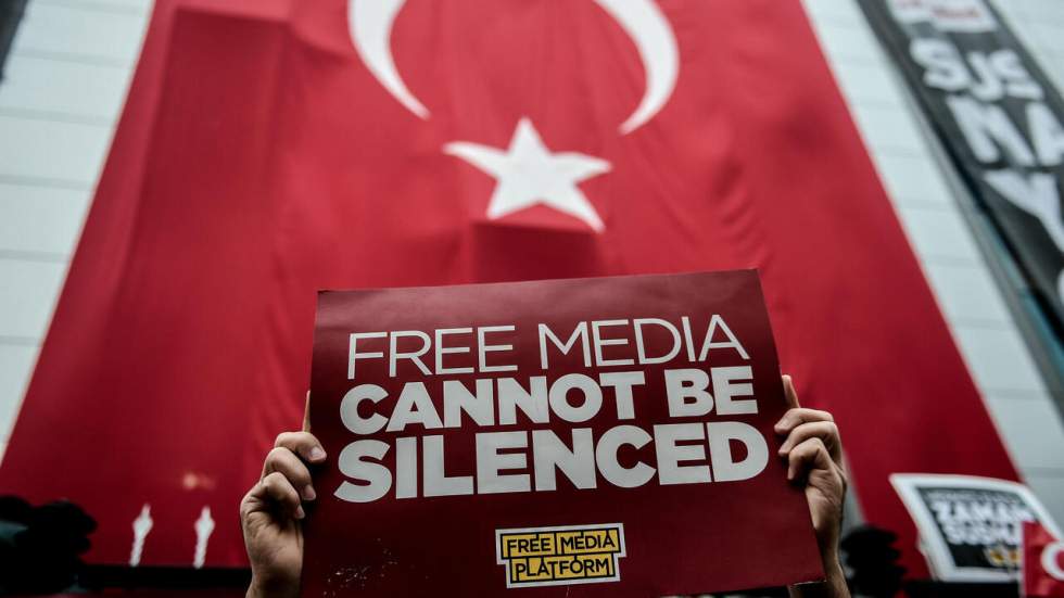 Turquie : écran noir imposé à deux télévisions proches de l'opposition