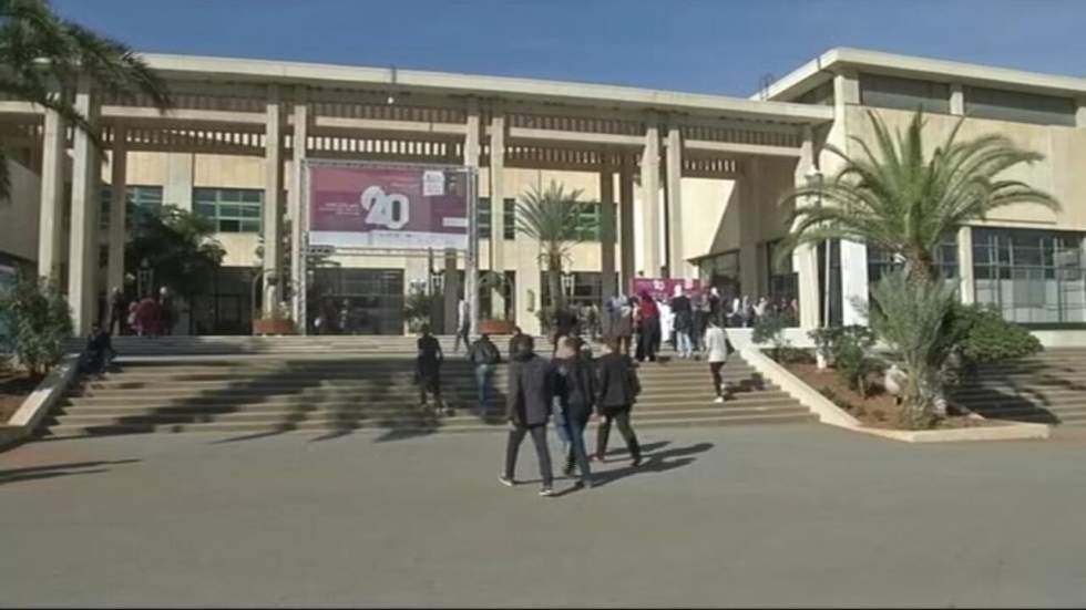 Alger vise une fréquentation record pour son Salon du livre